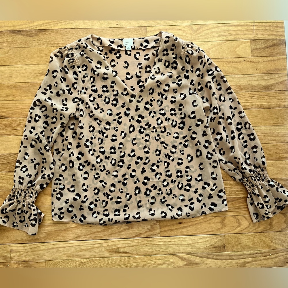 A new day, size medium, leopard print, women’s blouse
